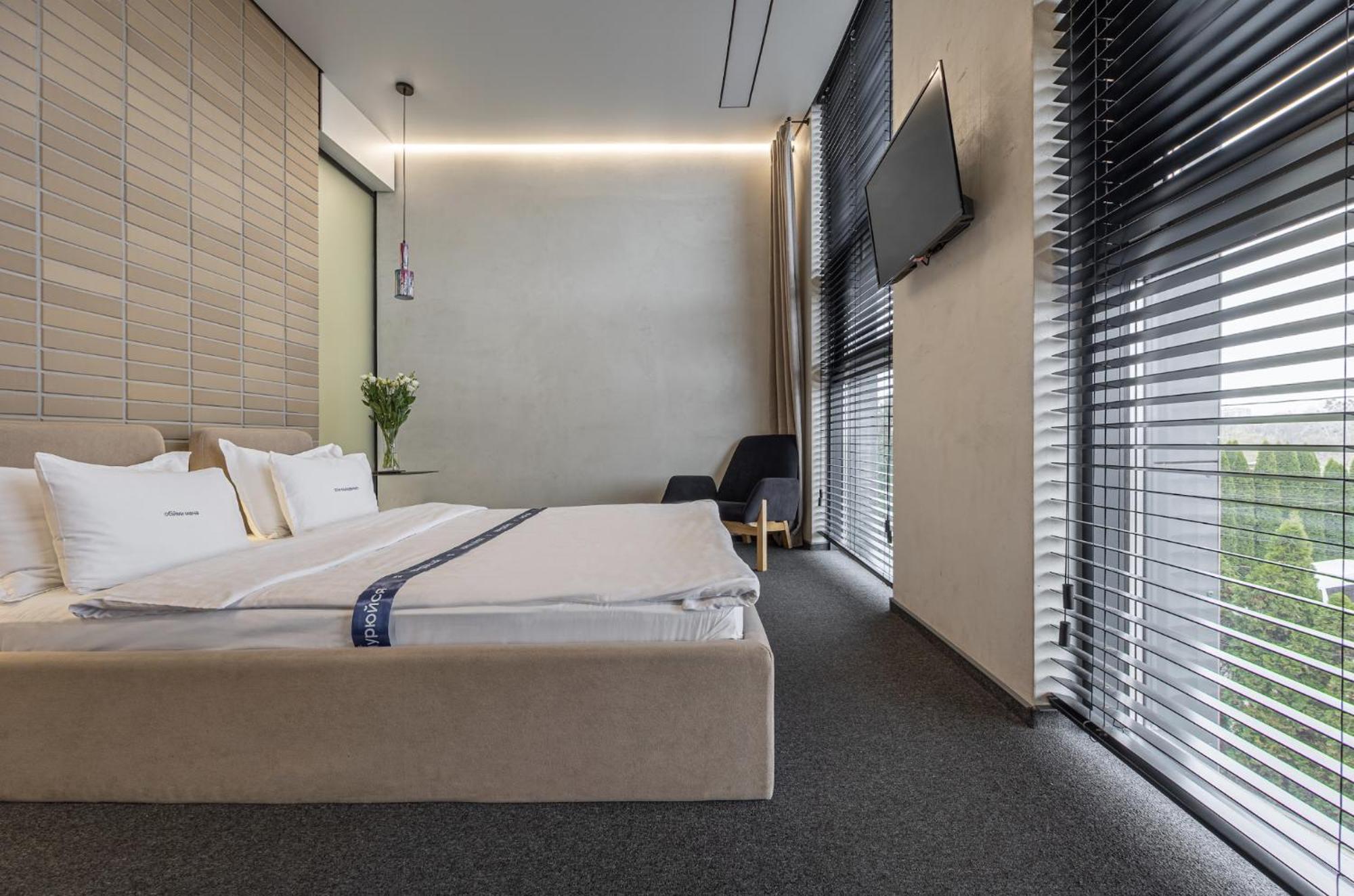 Ribas Rooms Lutsʼk Exteriör bild